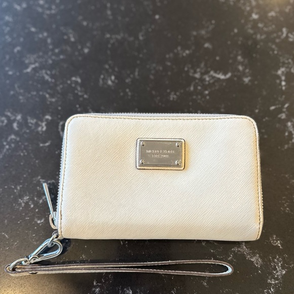 Michael Kors Cream Wallet with Strap - Picture 1 of 5